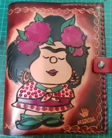 Artículos artesanales en cuero, monederos… Caballito