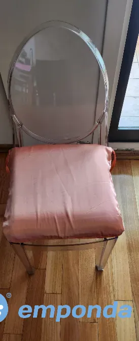 3 sillas de acrilico transparente con sus almohadones. Constitución - imagen 3