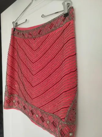 Falda con diseño bordado Villa Urquiza