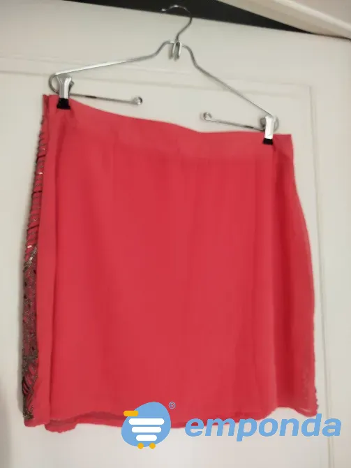 Falda con diseño bordado Villa Urquiza - imagen 5