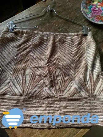 Falda bordada en lentejuelas usada Villa Urquiza - imagen 7