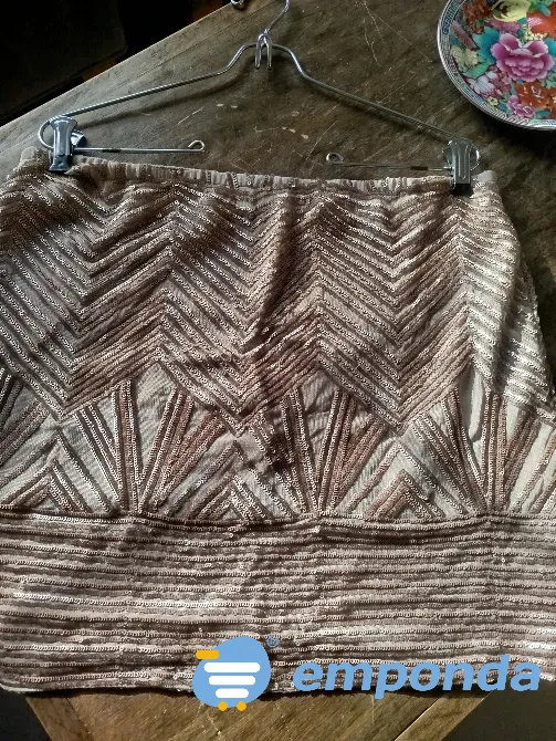 Falda bordada en lentejuelas usada Villa Urquiza - imagen 7