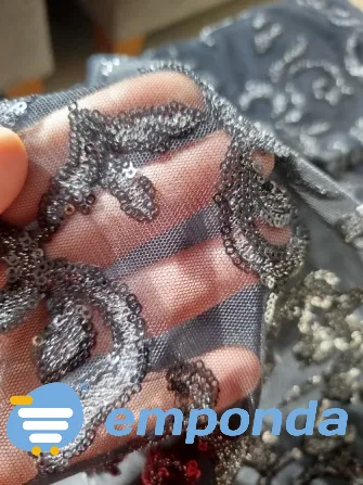 Falda de encaje con lentejuelas usada Villa Urquiza - imagen 9