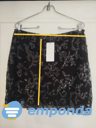 Falda de encaje con lentejuelas usada Villa Urquiza - imagen 10