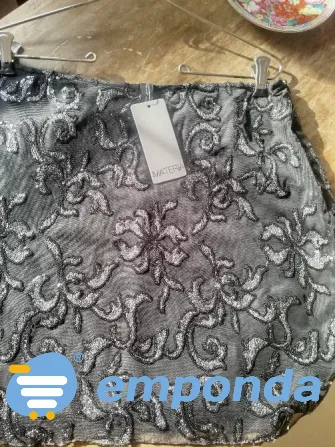 Falda de encaje con lentejuelas usada Villa Urquiza - imagen 7