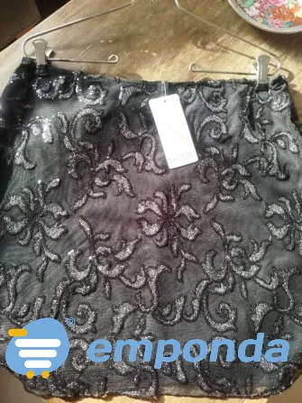 Falda de encaje con lentejuelas usada Villa Urquiza - imagen 8
