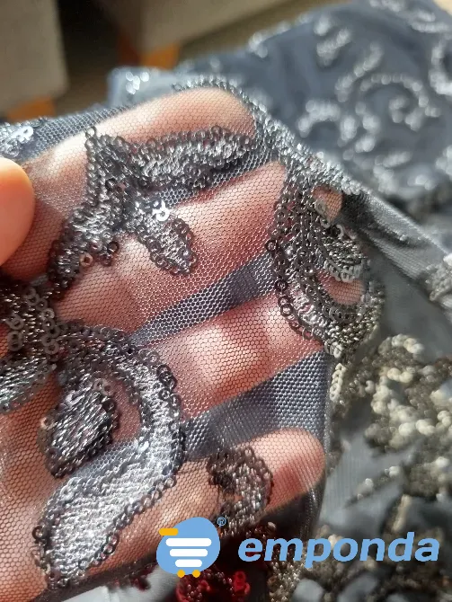 Falda de encaje con lentejuelas usada Villa Urquiza - imagen 9