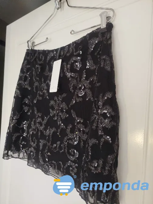 Falda de encaje con lentejuelas usada Villa Urquiza - imagen 2