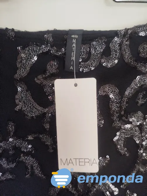 Falda de encaje con lentejuelas usada Villa Urquiza - imagen 3