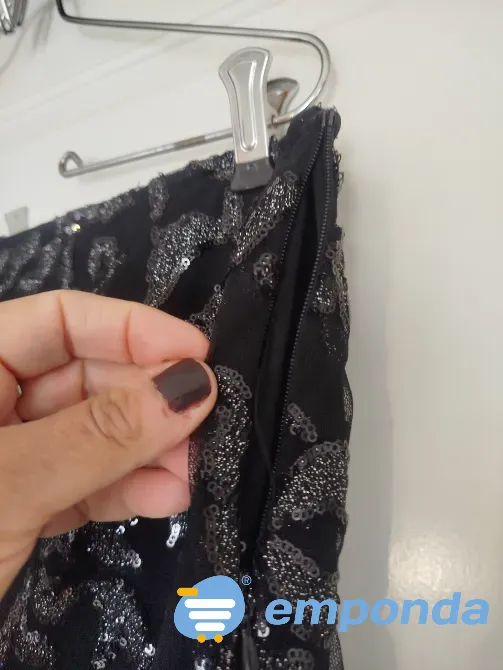 Falda de encaje con lentejuelas usada Villa Urquiza - imagen 5