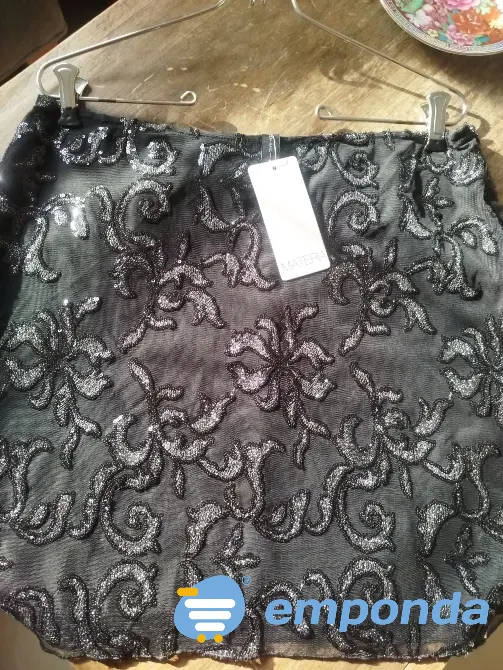 Falda de encaje con lentejuelas usada Villa Urquiza - imagen 8