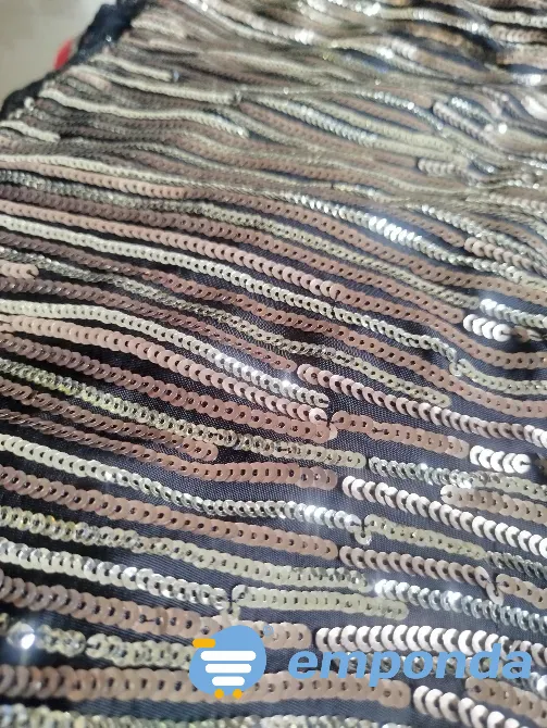 Falda elastizada de lentejuelas usada Villa Urquiza - imagen 8