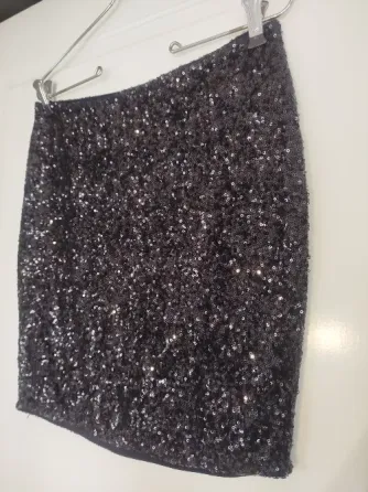 Falda mini lentejuelas forrada usada Villa Urquiza