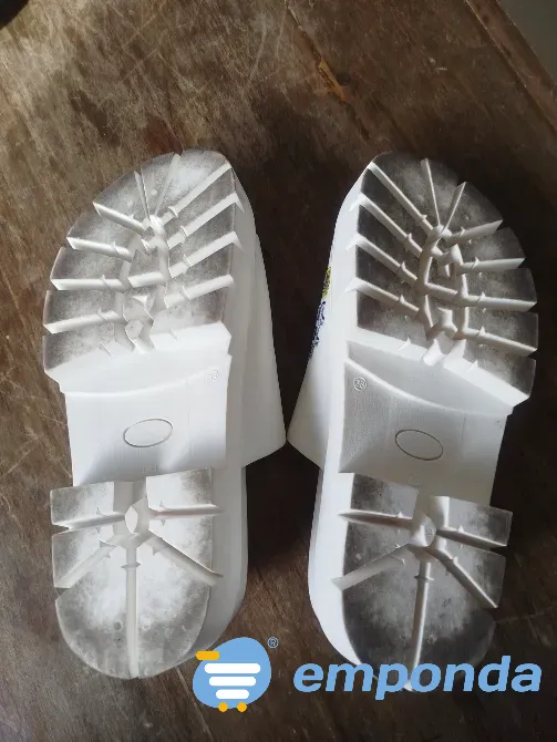 Chanclas Sarkany Villa Urquiza - imagen 5