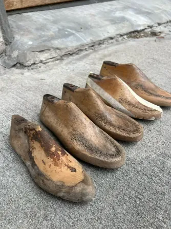 Set de 5 hormas de madera usadas Villa Urquiza