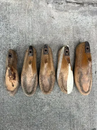 Set de 5 hormas de madera usadas Villa Urquiza