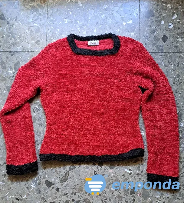 Sweater peludito rojo y negro Balvanera - imagen 1