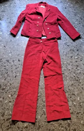 Traje de corderoy aterciopelado rojo Balvanera