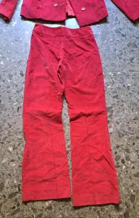 Traje de corderoy aterciopelado rojo Balvanera