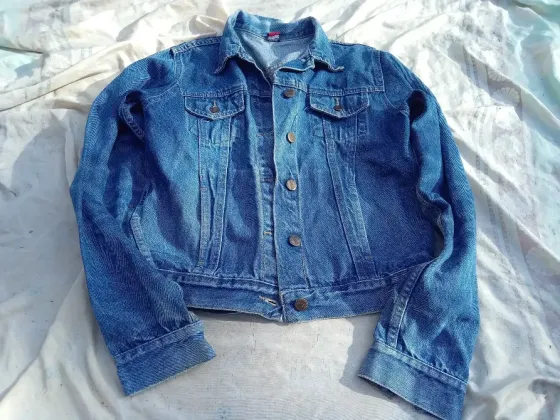 Campera de jean marca mine Malvinas Argentinas