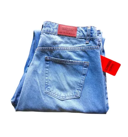 Jean rigido tiro alto mom Scombro jeans Berazategui
