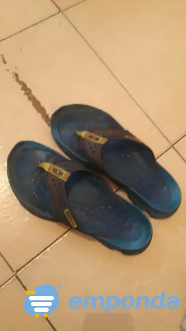 Ojotas de goma azules 44 Mar del Plata - imagen 1