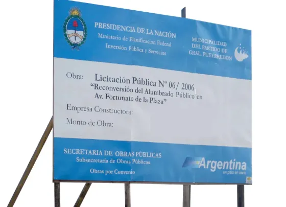 Desarrollo de carteles de obra en instalaciones de la muni d Lanús