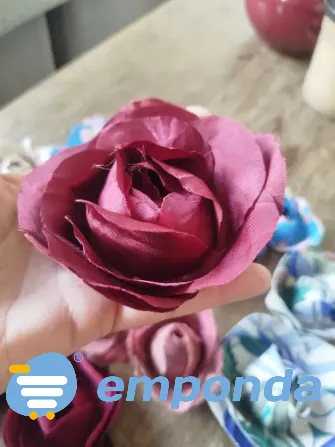 Flor de tela hecha con pétalos Villa Urquiza - imagen 9