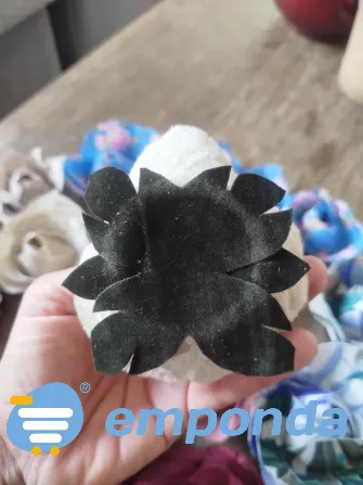 Flor de tela hecha con pétalos Villa Urquiza - imagen 8