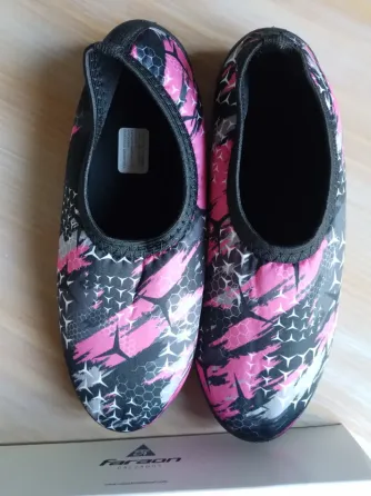 Zapatillas de neoprene Tres de Febrero