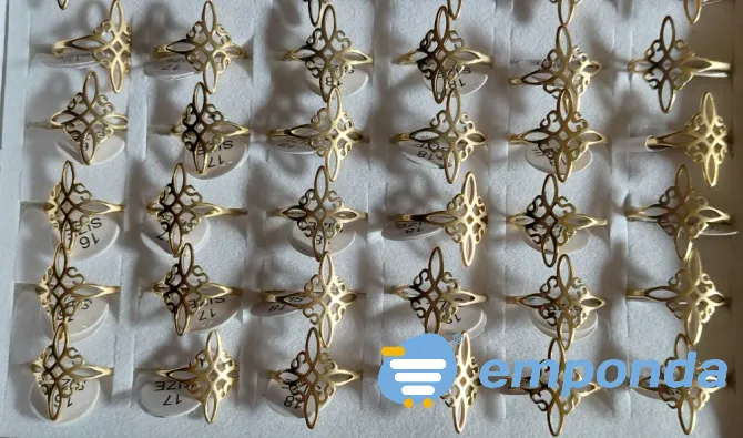 Anillos nudo de bruja acero quirúrgico y dorado La Matanza - imagen 1