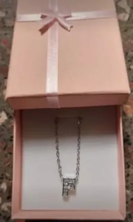 Collar inicial strass de acero quirúrgico La Matanza