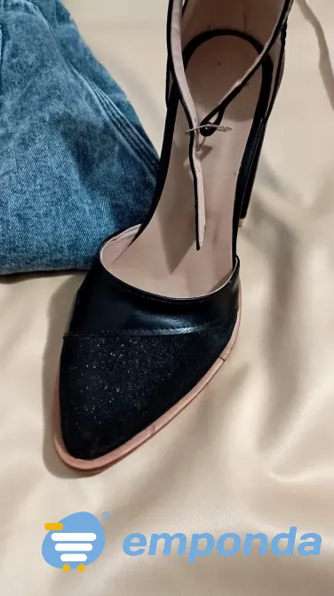 Zapatos negros con brillo. Florencio Varela - imagen 2