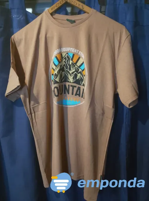 Remera clásica beige Esteban Echeverría - imagen 1