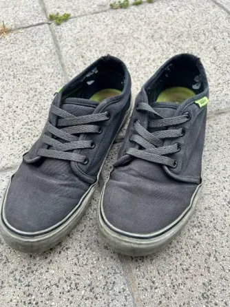Varias zapatillas Lomas de Zamora