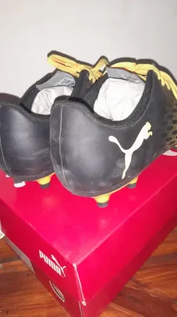 Botines fútbol pasto Puma San Telmo