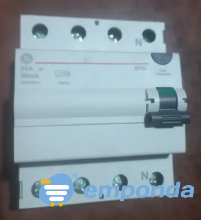 Disyuntor trifasico 25 amp . General Electric Almirante Brown - imagen 1