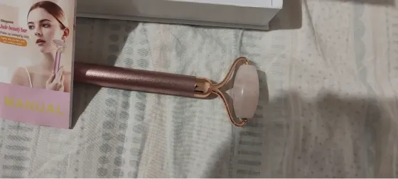 Rodillo facial electrico rosa nuevo Villa Ballester
