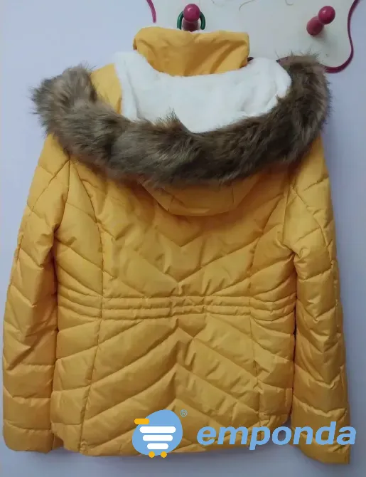 Campera con Abrigo José C. Paz - imagen 4