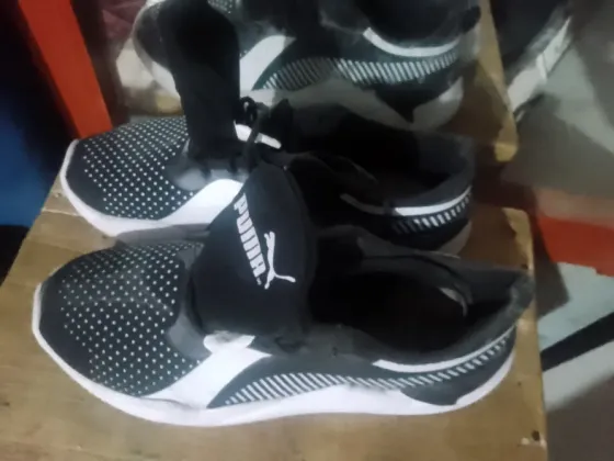 Zapatillas pumas blanco y negro La Rioja