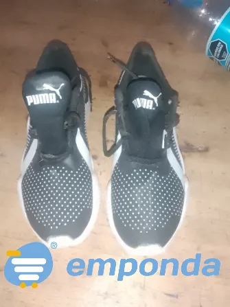 Zapatillas pumas blanco y negro La Rioja - imagen 2