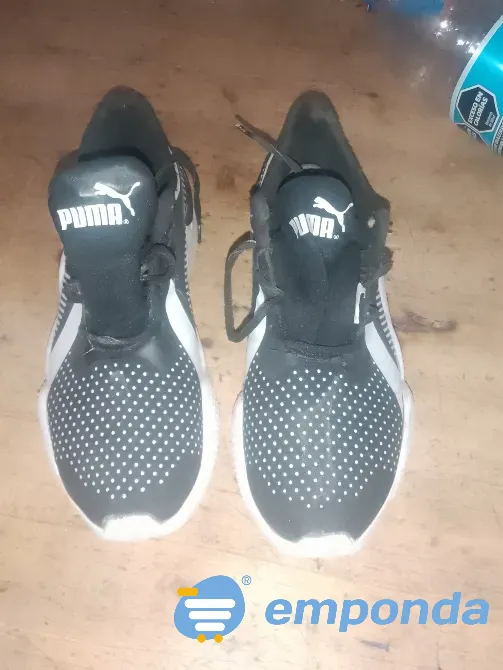 Zapatillas pumas blanco y negro La Rioja - imagen 2