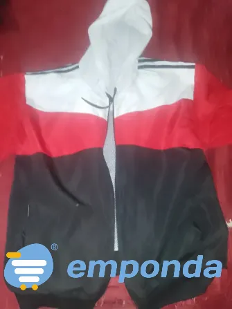 Campera color rojo negro y blanco La Rioja - imagen 1