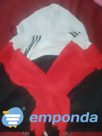 Campera color rojo negro y blanco La Rioja - imagen 3