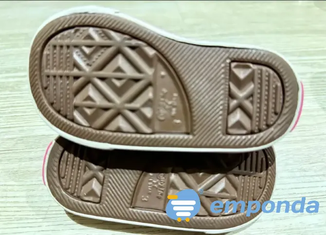 Zapatillas converse de nena José C. Paz - imagen 2