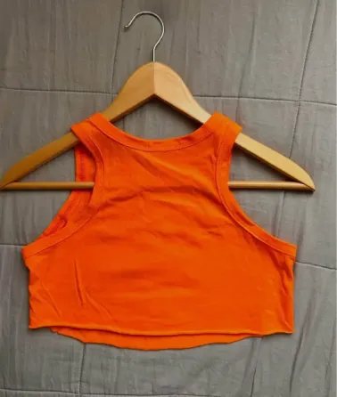 Crop top Naranja José C. Paz