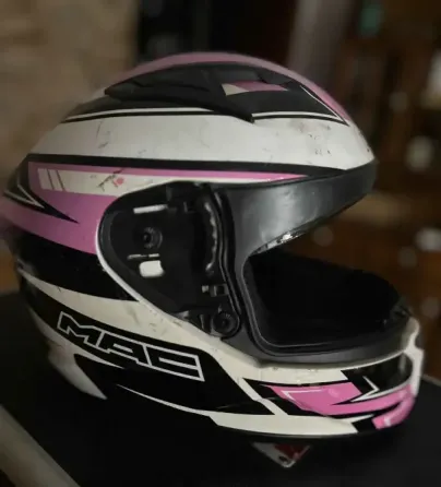 Casco Mac de mujer José C. Paz