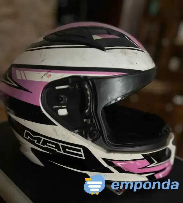 Casco Mac de mujer José C. Paz - imagen 2
