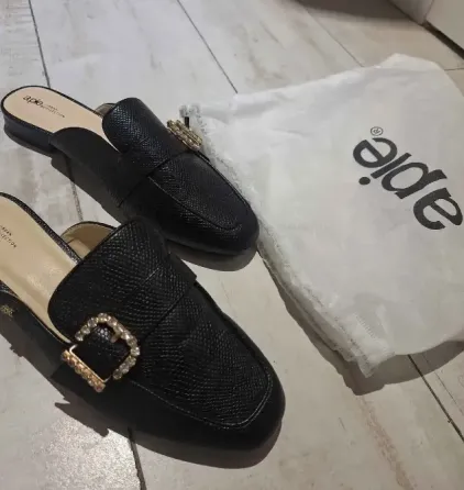 Zapatos nuevos suecos Olivos