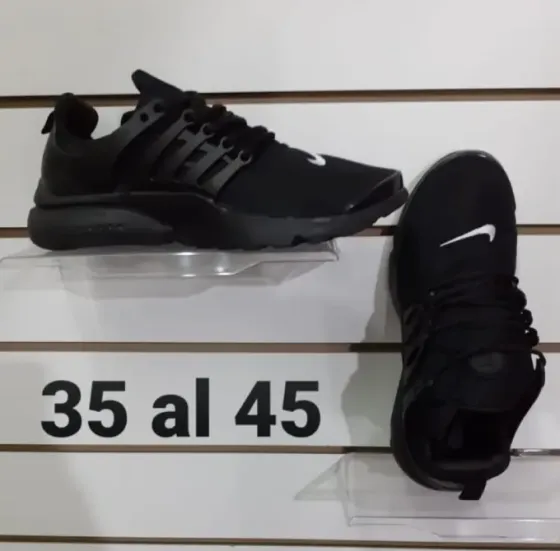 Zapatillas Nike Olivos